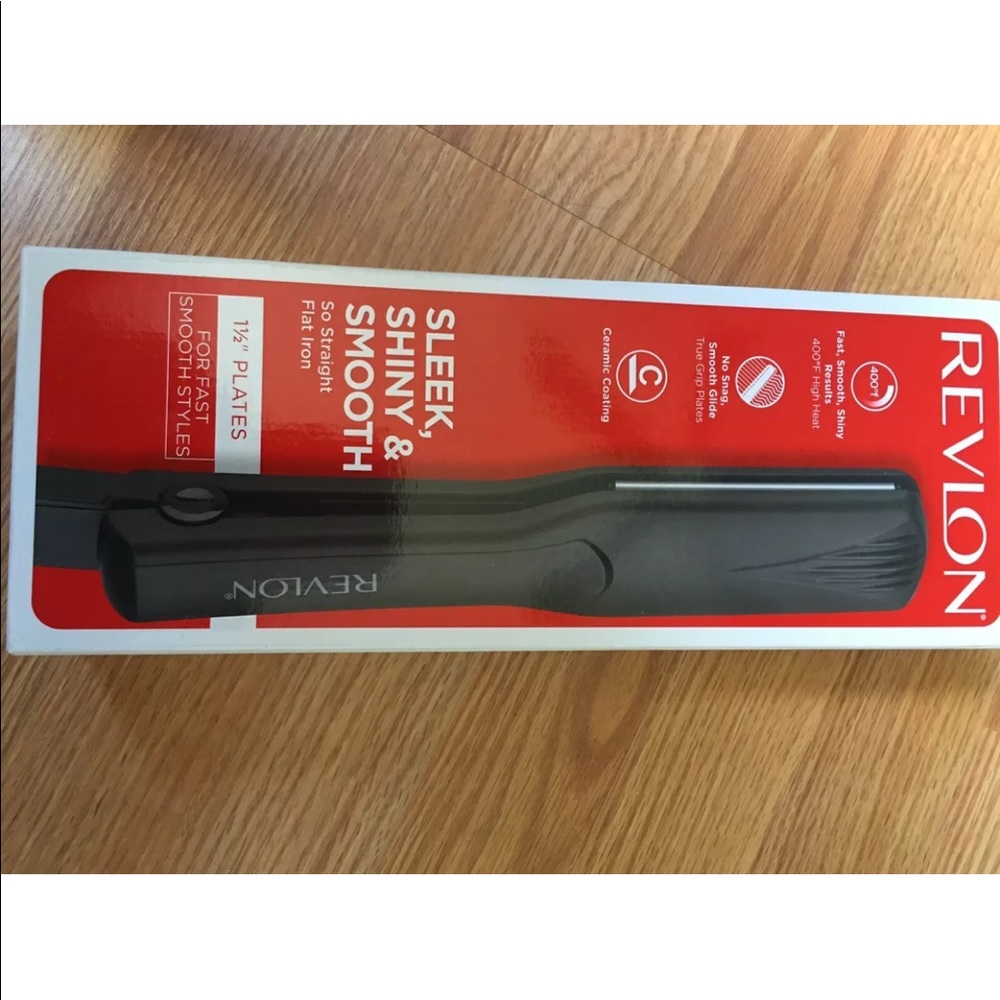 Revlon 1-1/2" Ceramic  Flat Iron NEW
